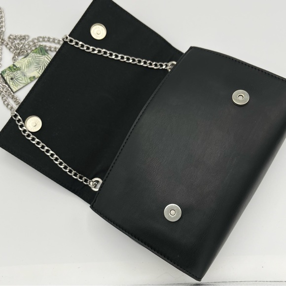 NWT Badgley Mischka Metal Fringe Bag w/Silverstone chain and fringe - Picture 6 of 10